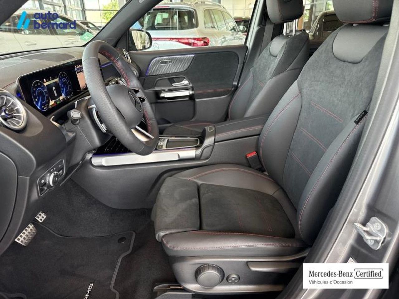 Photo du v&eacute;hicule 9 / 17