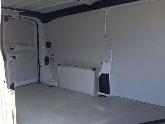 Vehicle image 6 / 14