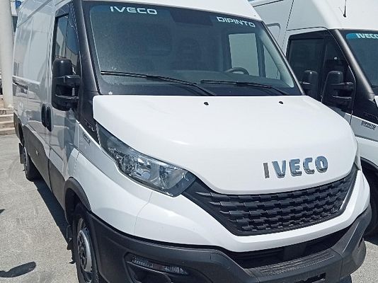 Vehicle image 1 / 6
