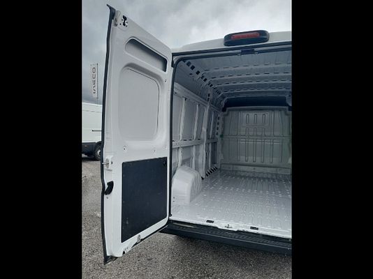 Vehicle image 19 / 21