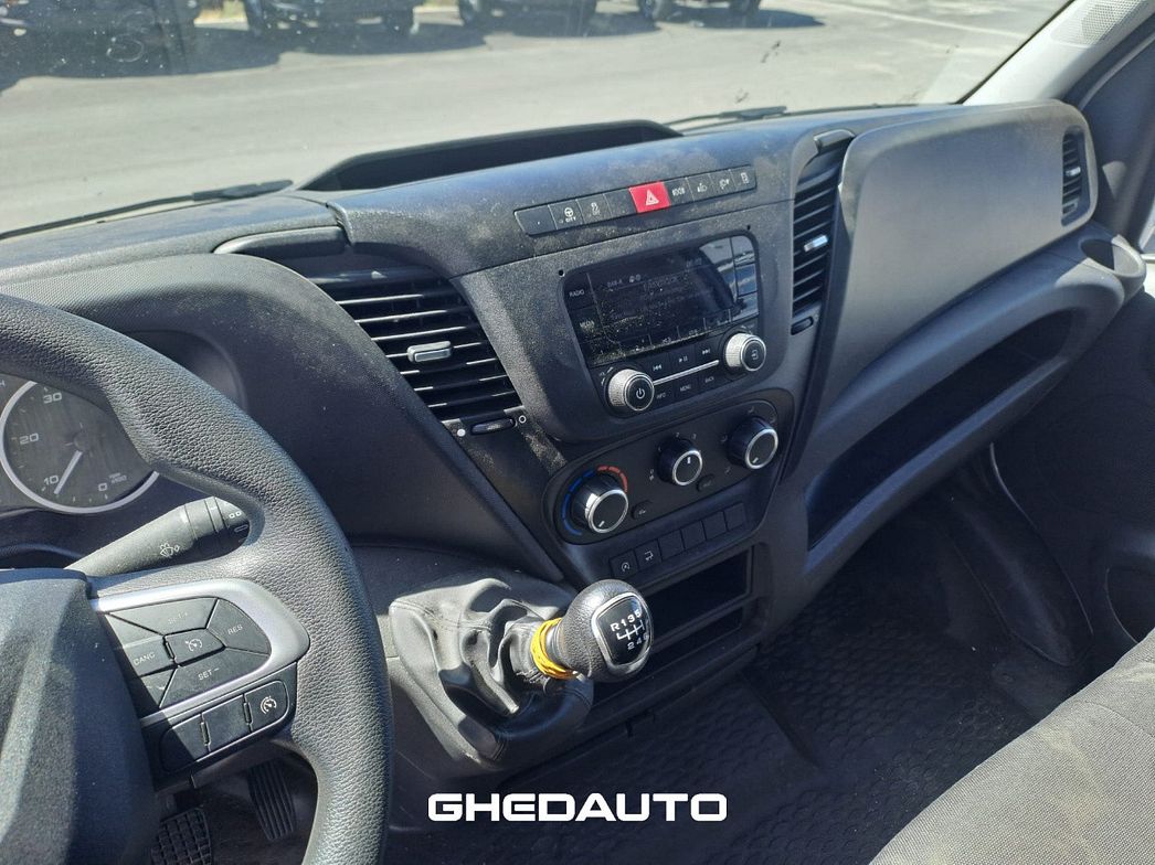 IVECO | 35C14H BOX + SPONDA