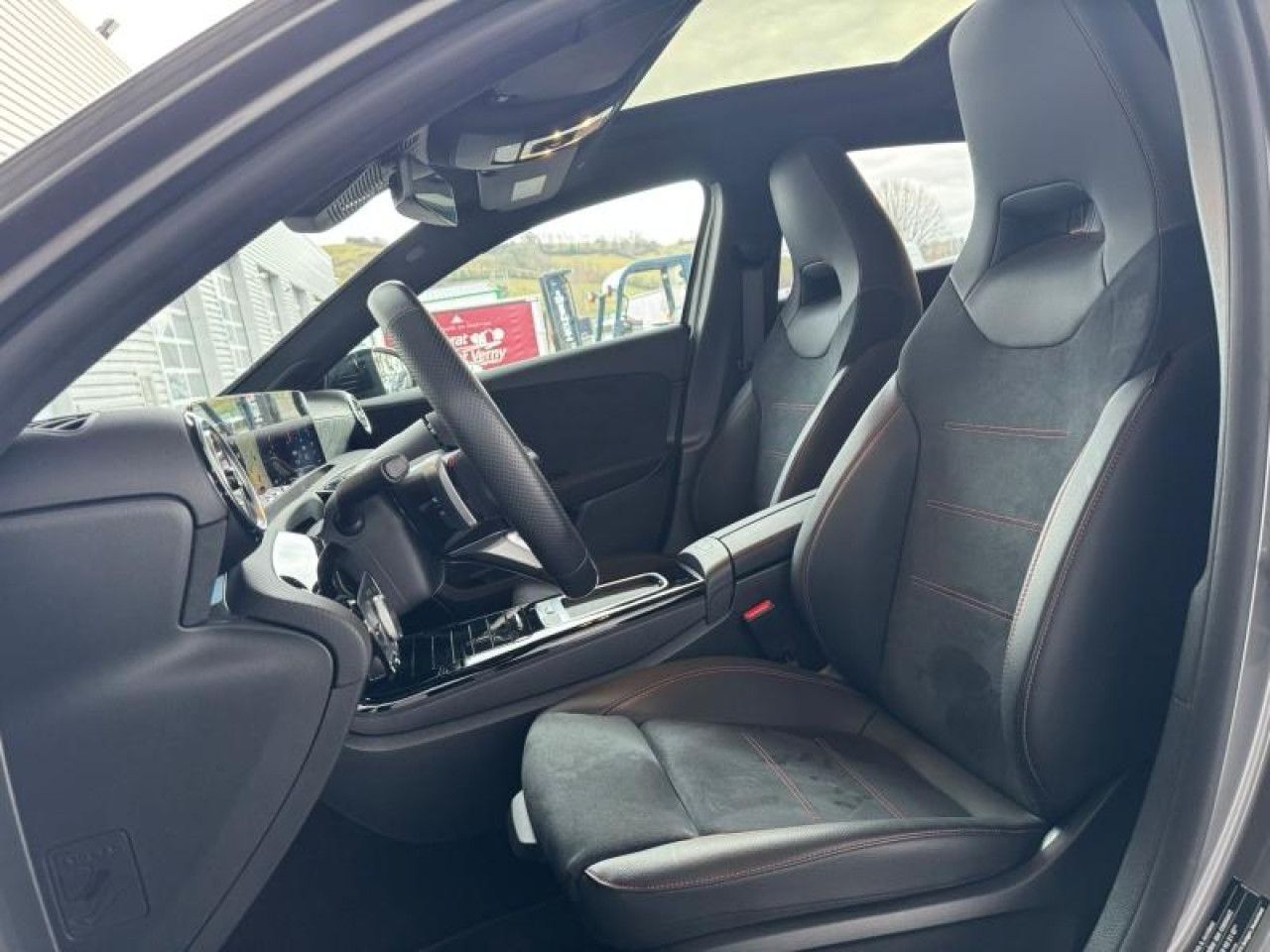 Photo du v&eacute;hicule 15 / 18