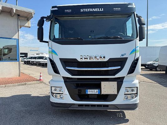Vehicle image 4 / 13