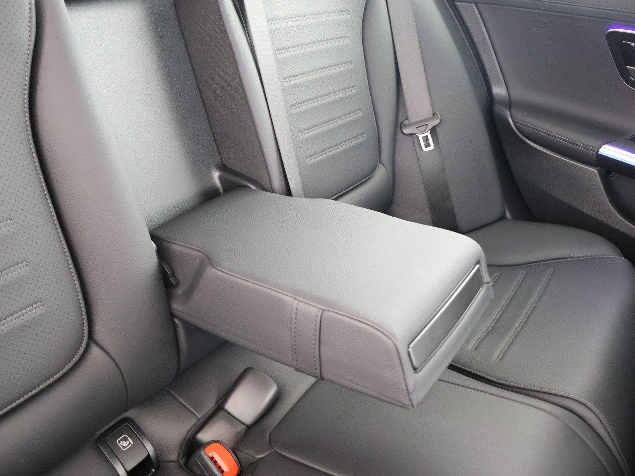 Mercedes-Benz C-Klasse – Bild 16