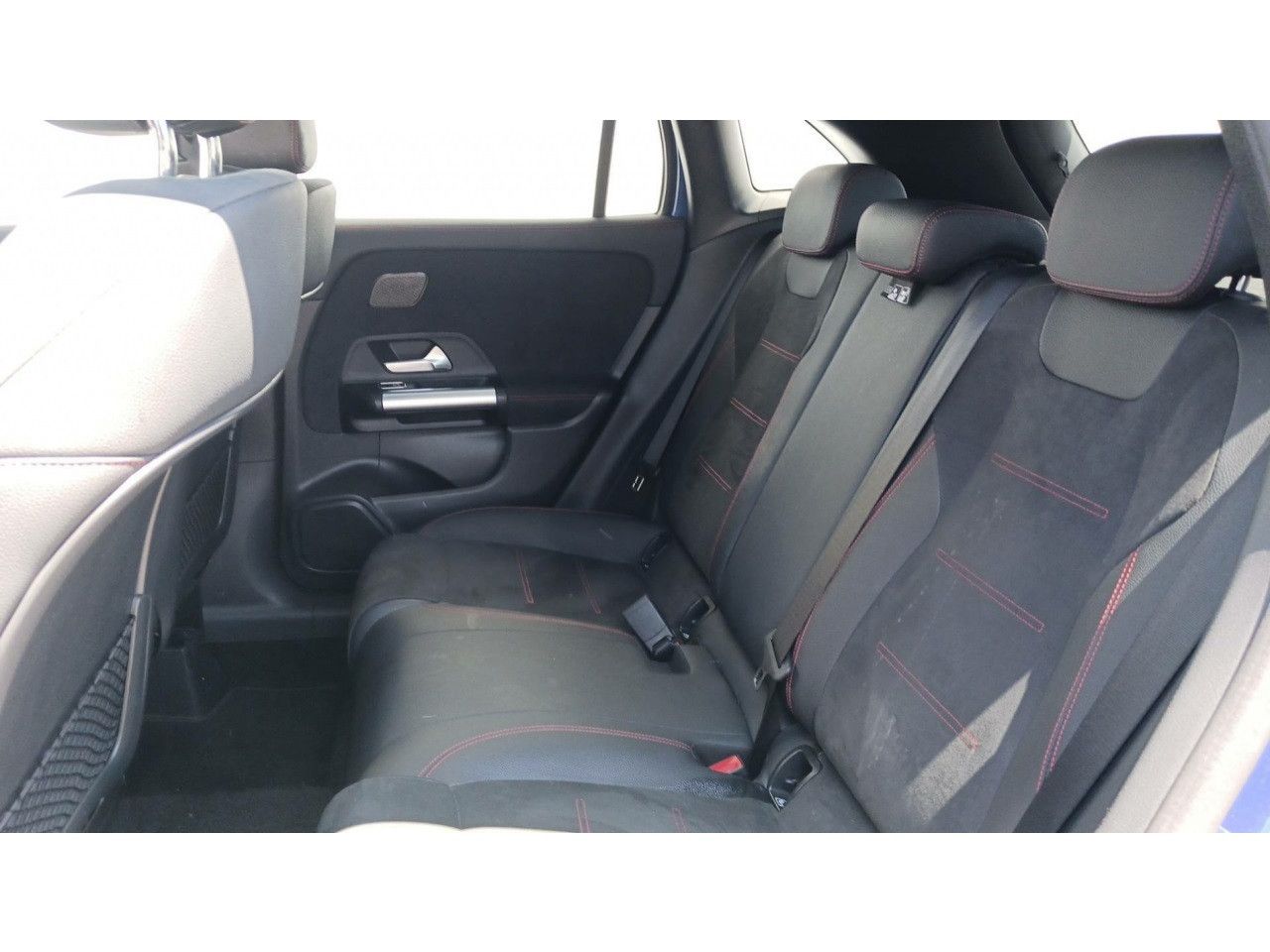 Photo du v&eacute;hicule 10 / 18