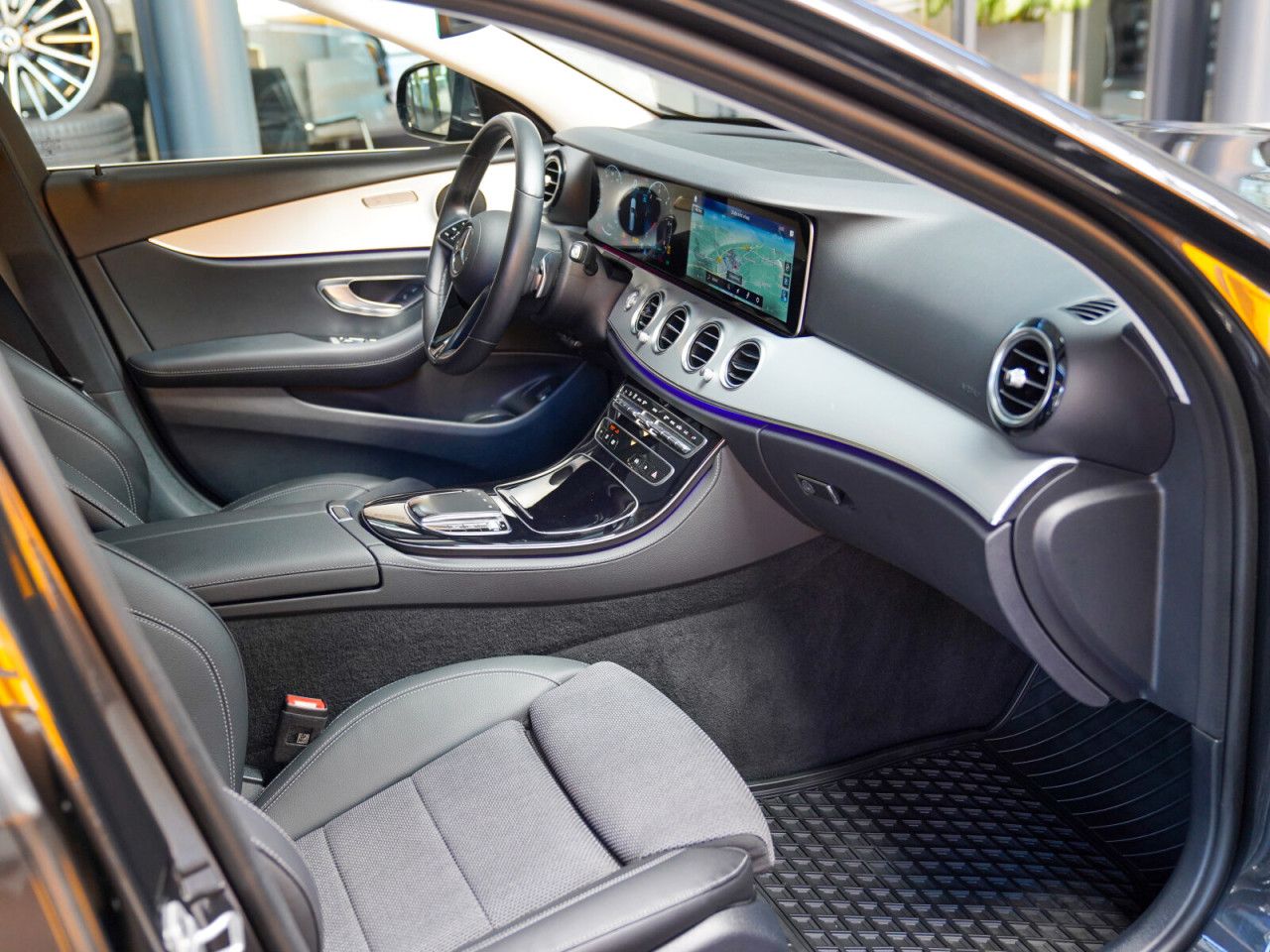 Mercedes-Benz E-Klasse – Bild 11