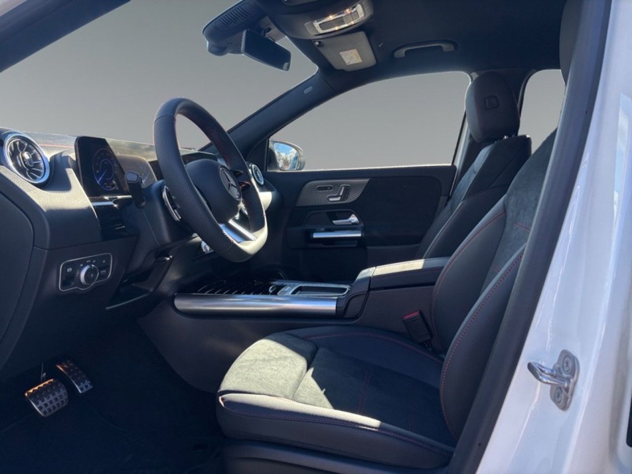 Photo du v&eacute;hicule 15 / 18