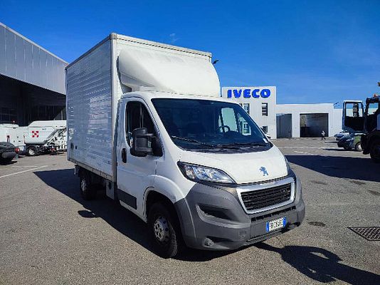 Vehicle image 3 / 11