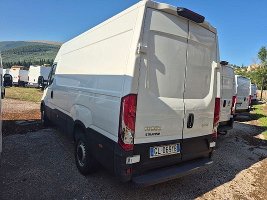 Vehicle image 5 / 7