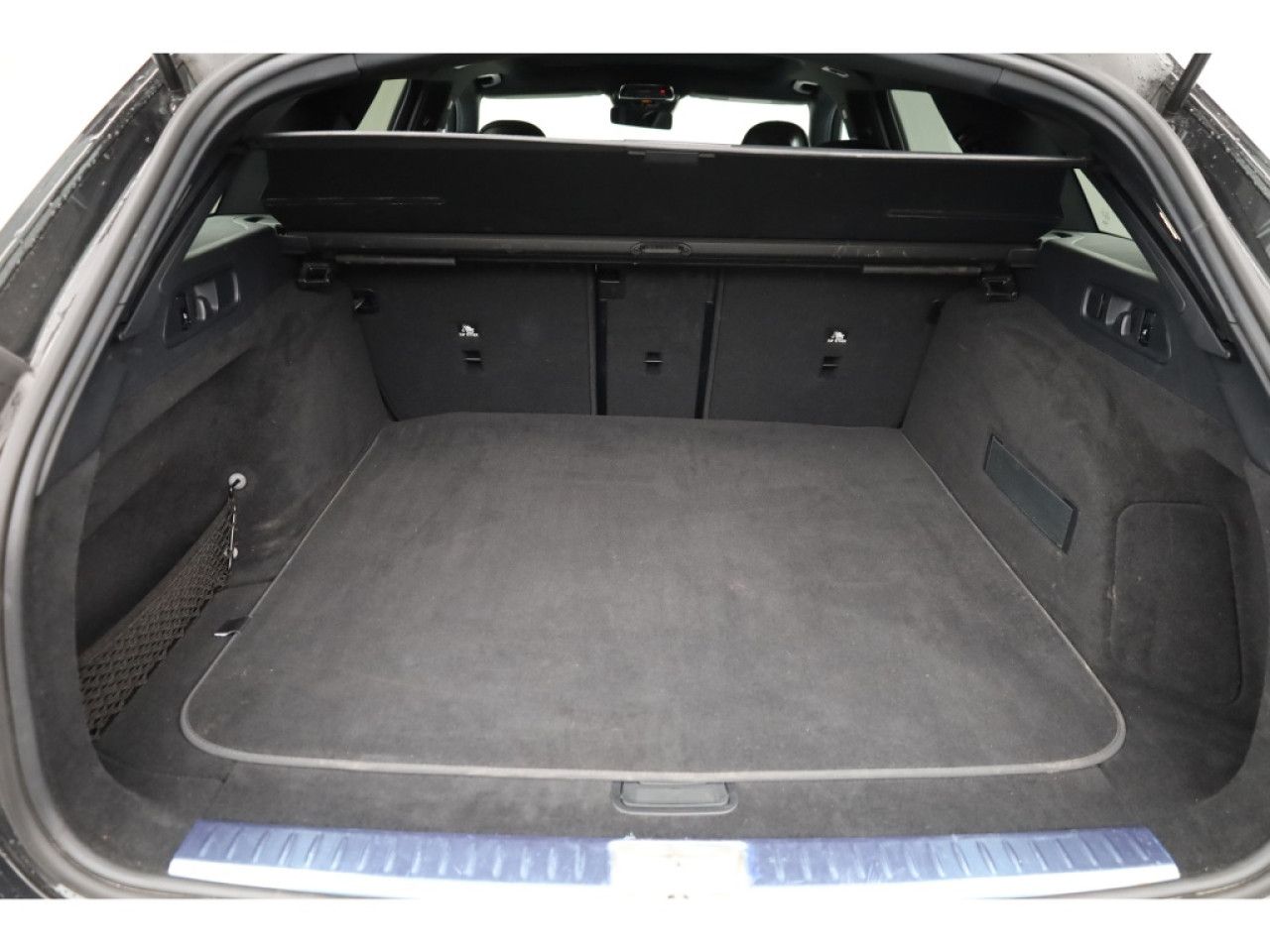 Mercedes-Benz E-Klasse – Bild 11
