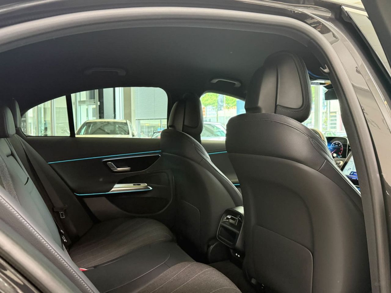 Mercedes-Benz E-Klasse – Bild 17