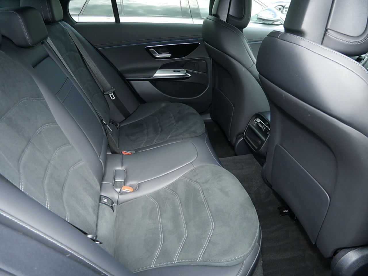 Mercedes-Benz E-Klasse – Bild 7
