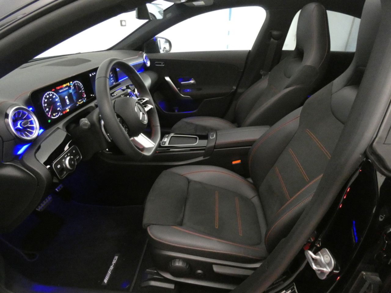 Photo du v&eacute;hicule 14 / 18