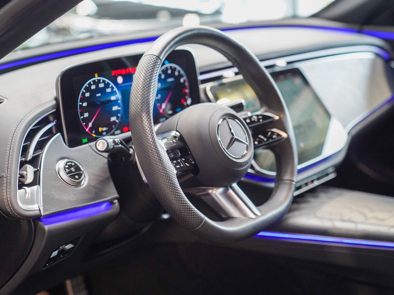 Mercedes-Benz E-Klasse – Bild 18