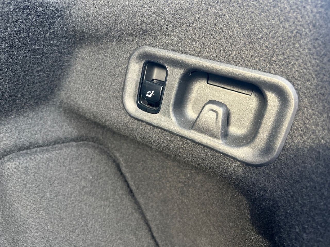 Mercedes-Benz E-Klasse – Bild 28