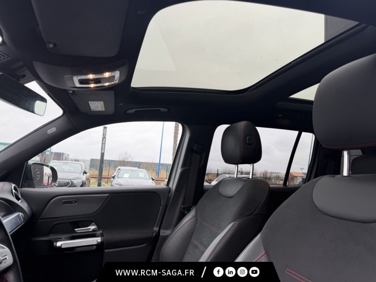 Photo du v&eacute;hicule 9 / 12