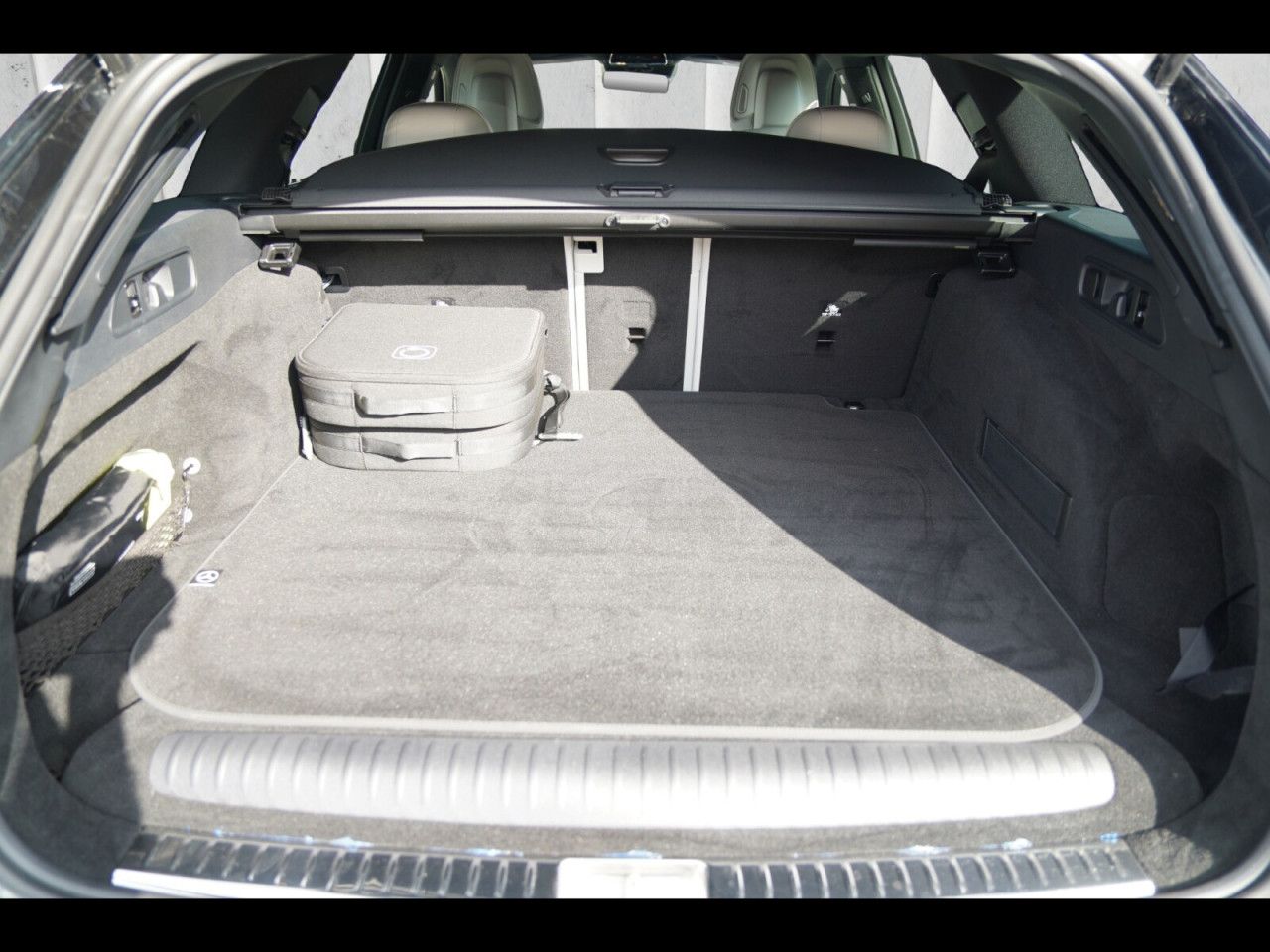 Mercedes-Benz E-Klasse – Bild 12