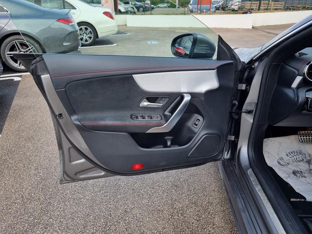 Imagem do ve&iacute;culo 6 / 15