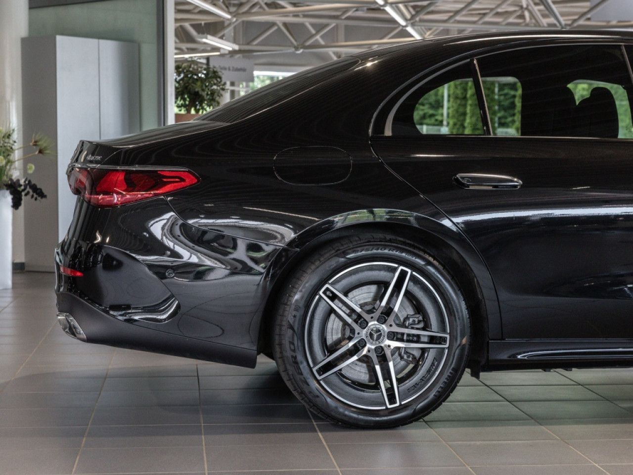 Mercedes-Benz E-Klasse – Bild 18