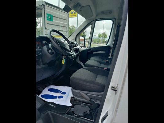 Vehicle image 6 / 21