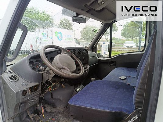 Vehicle image 5 / 5