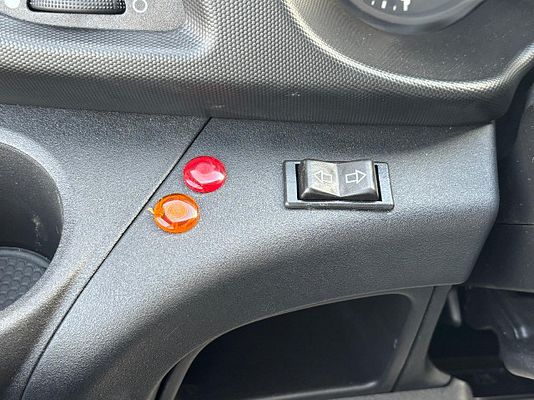 Vehicle image 11 / 13