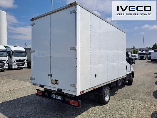 Vehicle image 4 / 11