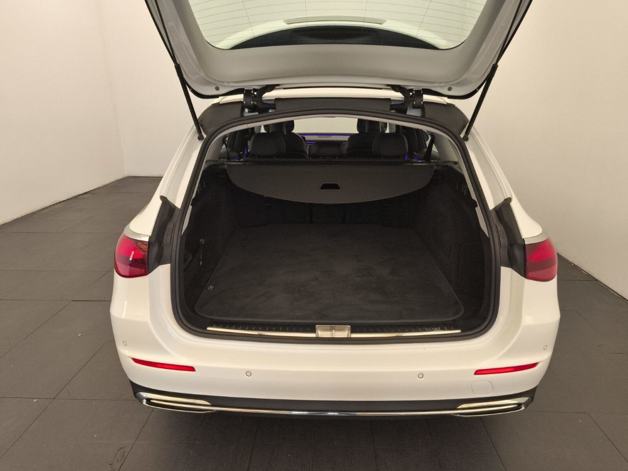 Mercedes-Benz E-Klasse – Bild 10