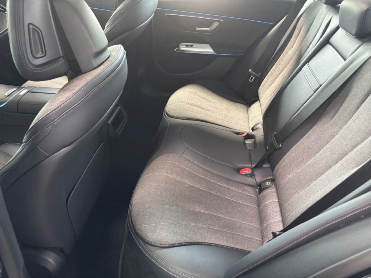 Mercedes-Benz E-Klasse – Bild 13