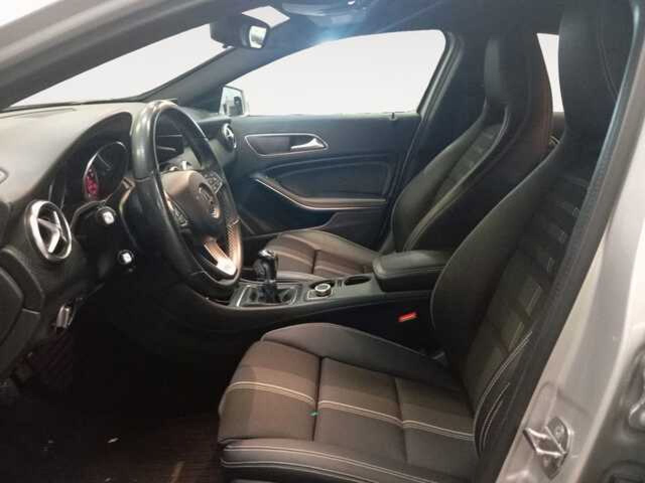 Imagem do veículo 8 / 15