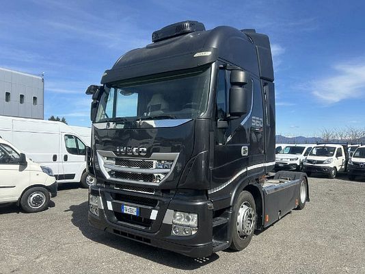 Vehicle image 1 / 14