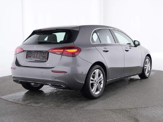 Mercedes-Benz A 220