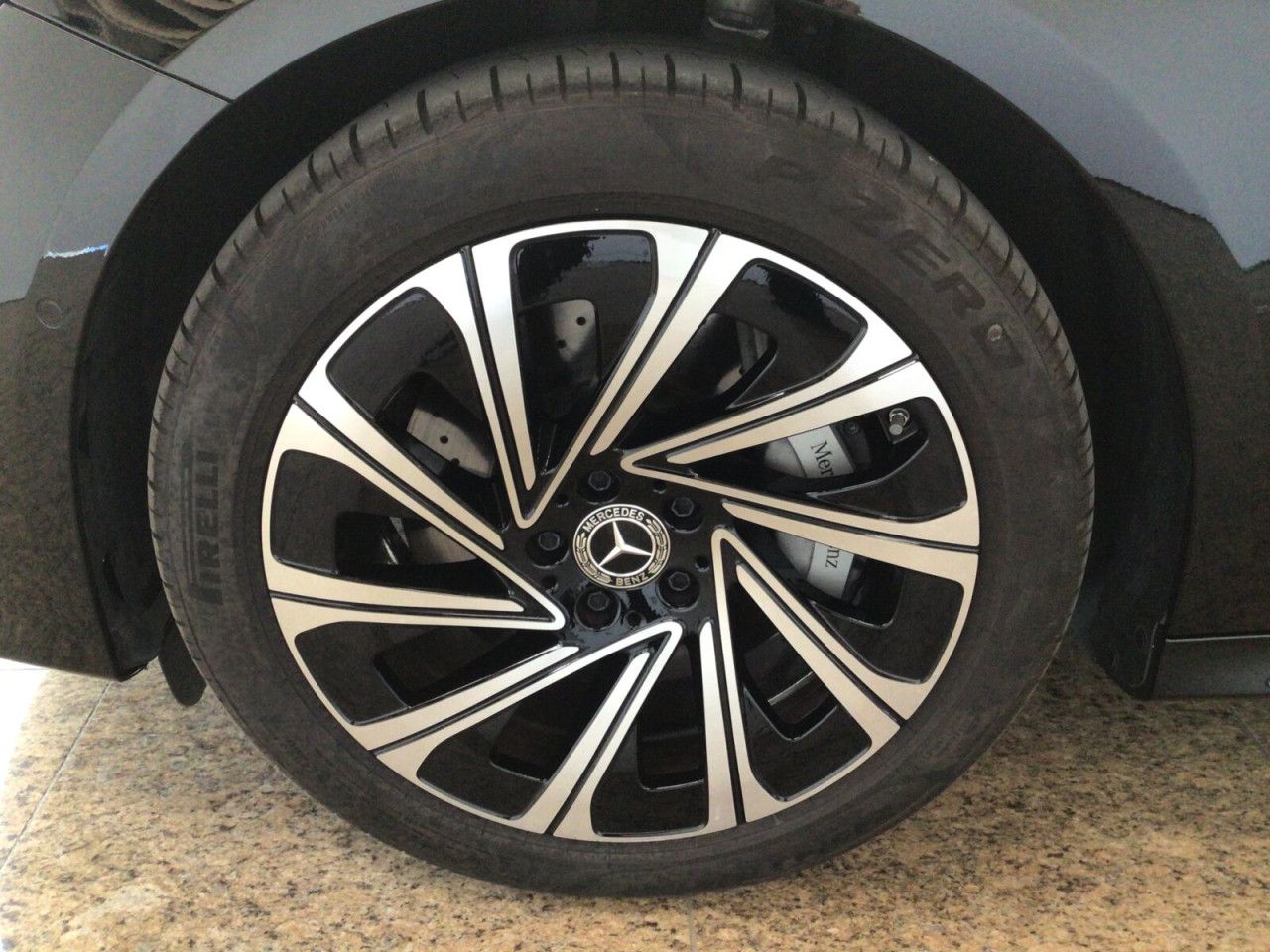 Mercedes-Benz E-Klasse – Bild 15