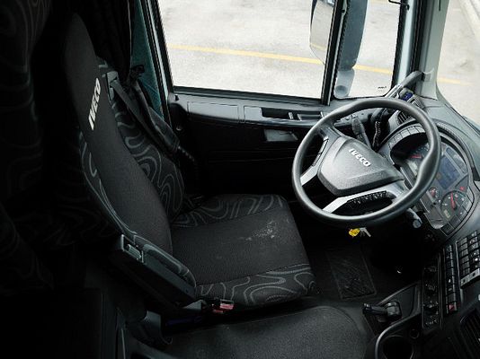 Vehicle image 11 / 13