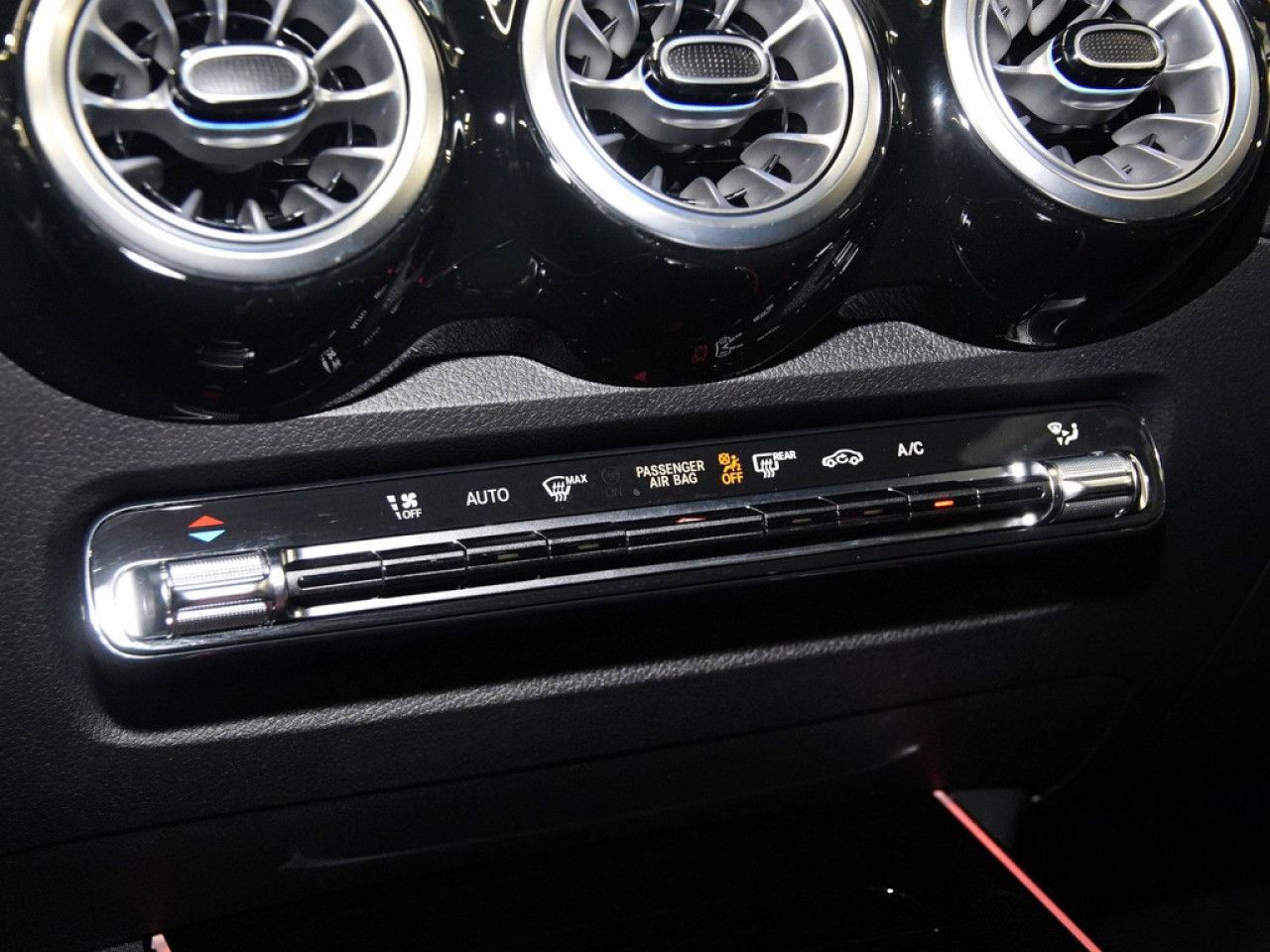 Mercedes-Benz GLB – Bild 14