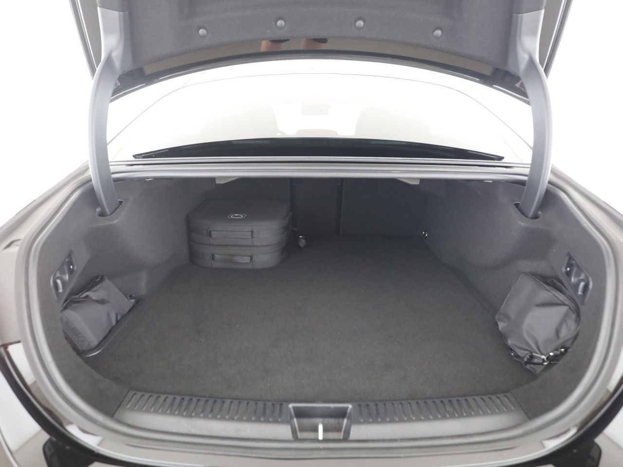 Mercedes-Benz E-Klasse – Bild 15