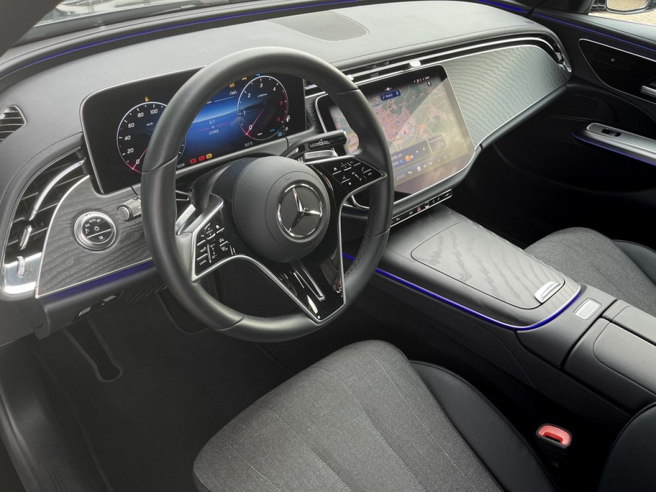 Mercedes-Benz E-Klasse – Bild 10