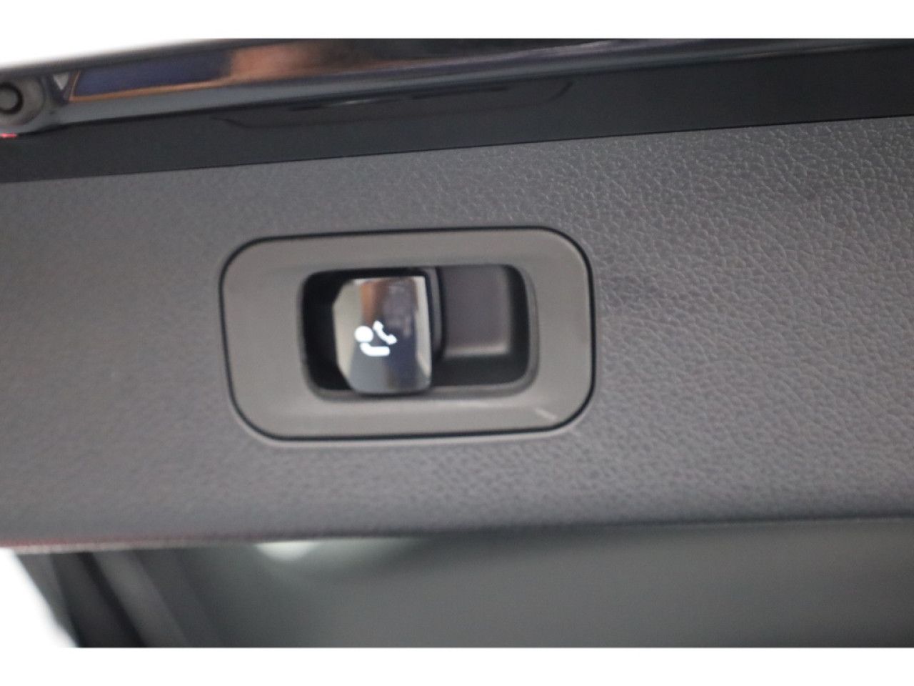 Mercedes-Benz E-Klasse – Bild 25