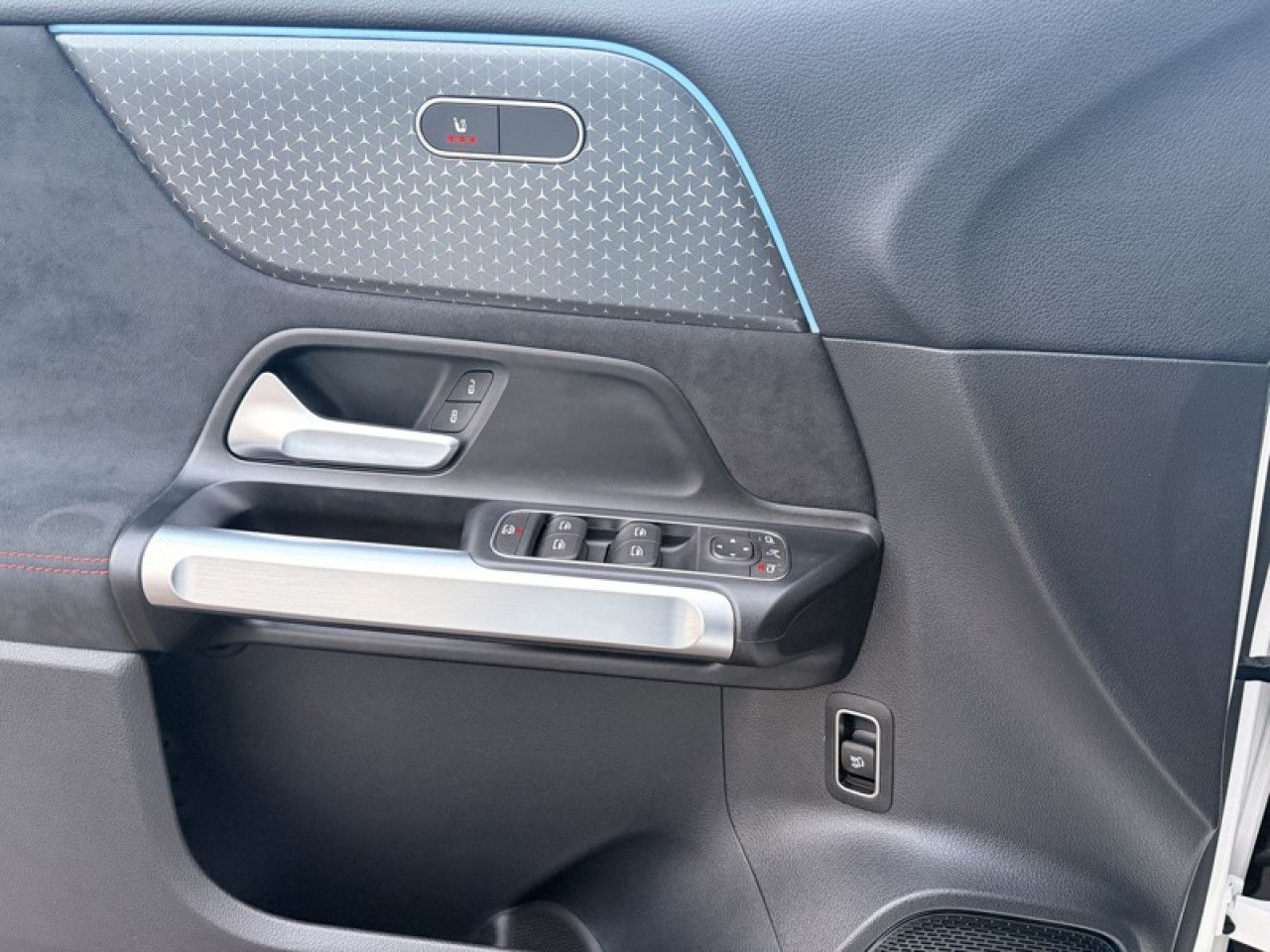 Photo du v&eacute;hicule 15 / 18