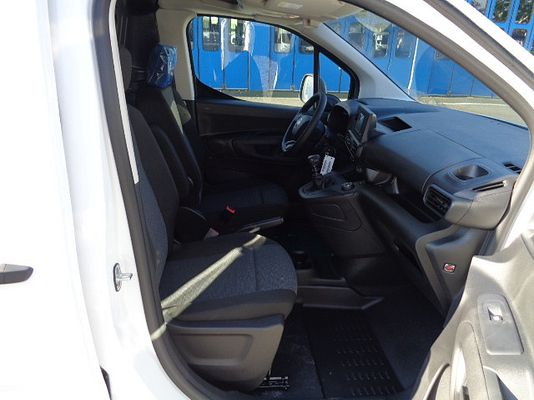 Vehicle image 15 / 15