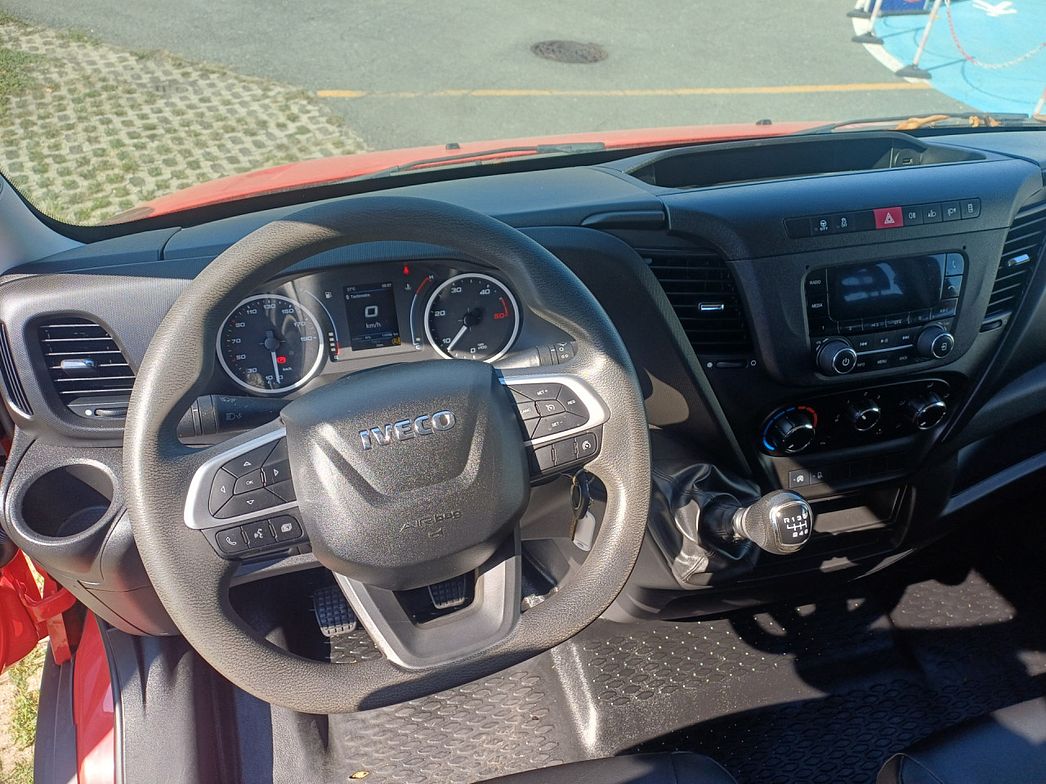 IVECO | DAILY 35C12 6+1
