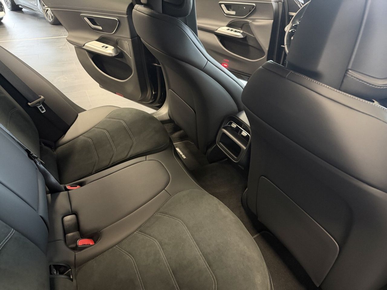 Mercedes-Benz E-Klasse – Bild 7