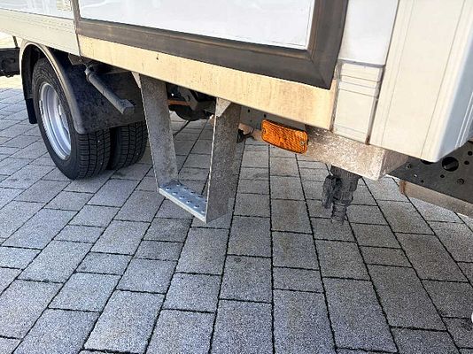 Vehicle image 13 / 13
