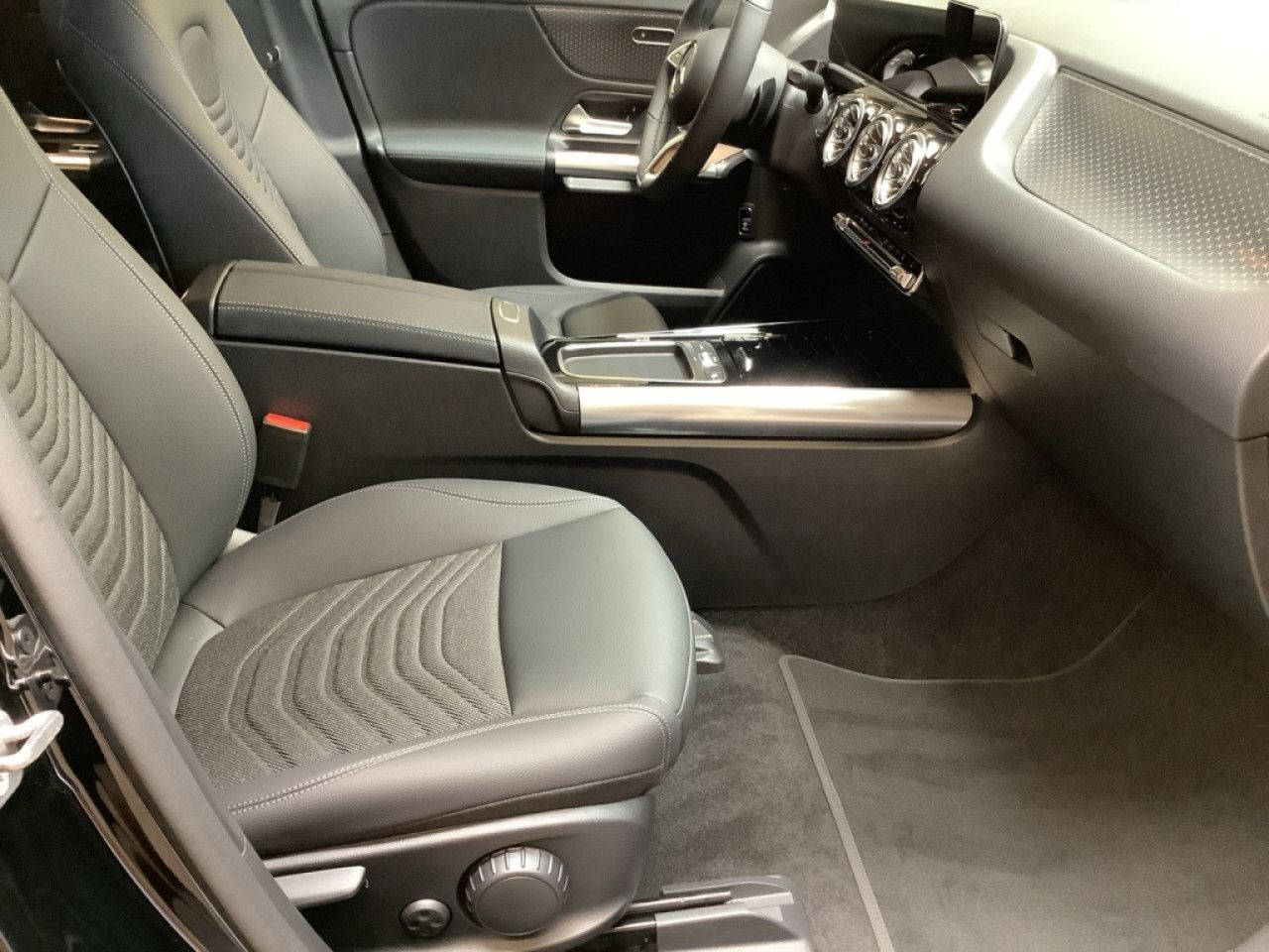 Mercedes-Benz EQA – Bild 6