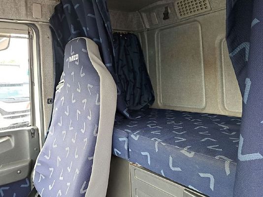 Vehicle image 13 / 16
