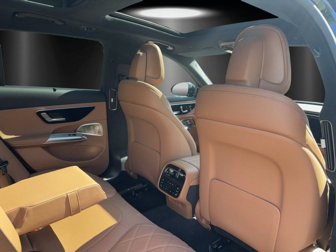 Mercedes-Benz E-Klasse – Bild 14