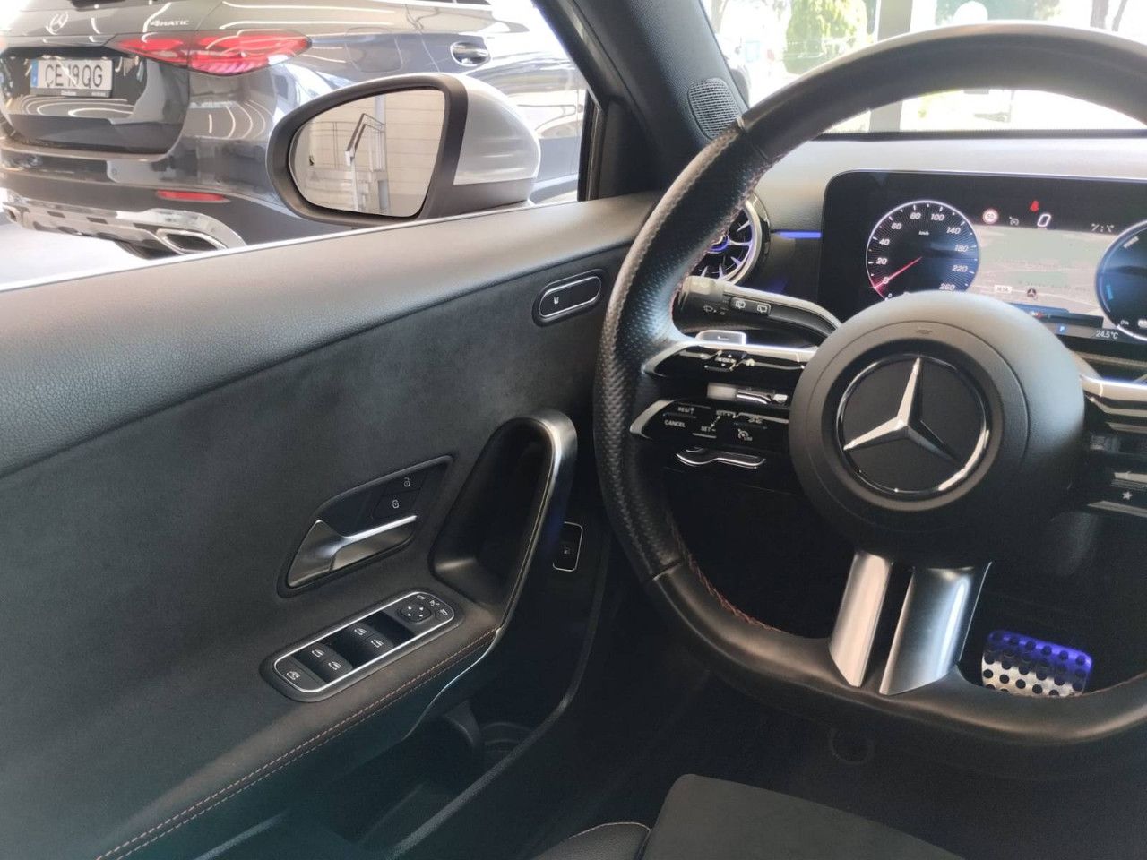 Imagem do ve&iacute;culo 4 / 15