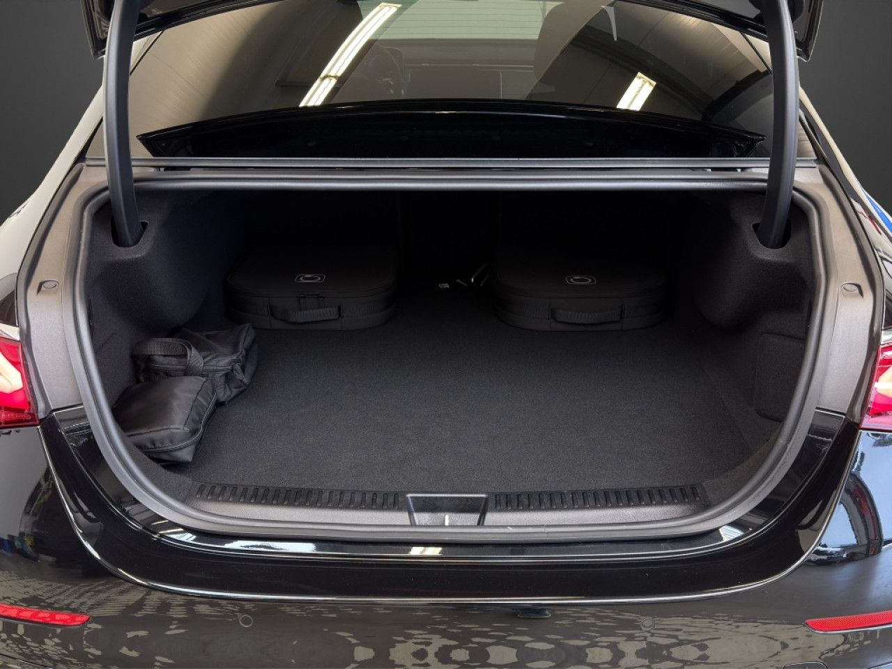 Mercedes-Benz E-Klasse – Bild 9