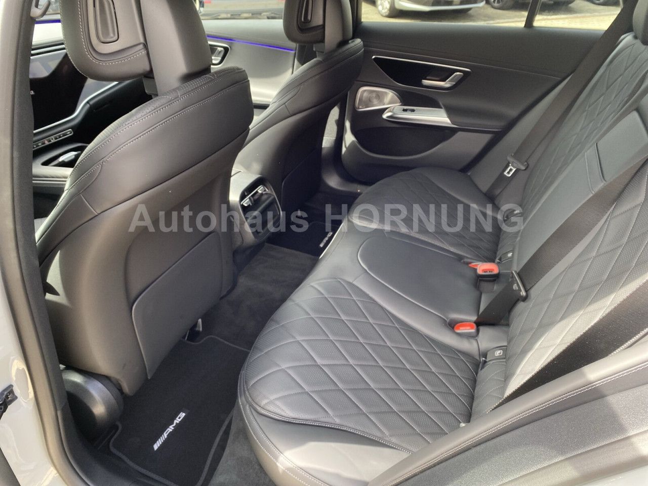 Mercedes-Benz E-Klasse – Bild 13