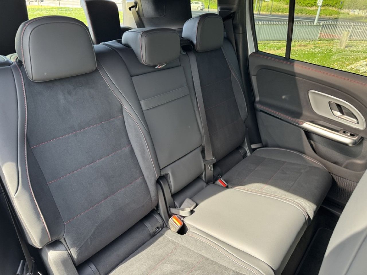 Photo du v&eacute;hicule 17 / 18